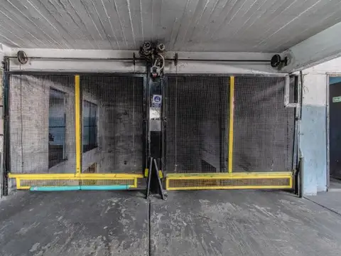 Venta Caballito Sur Cochera Cubierta  Montacarga Piso Tres