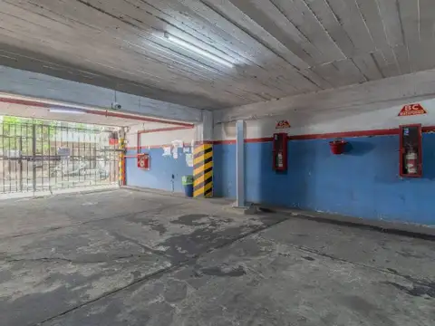 Venta Caballito Sur Cochera Cubierta  Montacarga Piso Tres