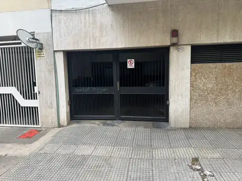 Cochera en Venta con acceso Ascensor
