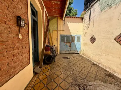 Casa 6 ambientes con 1 baño
