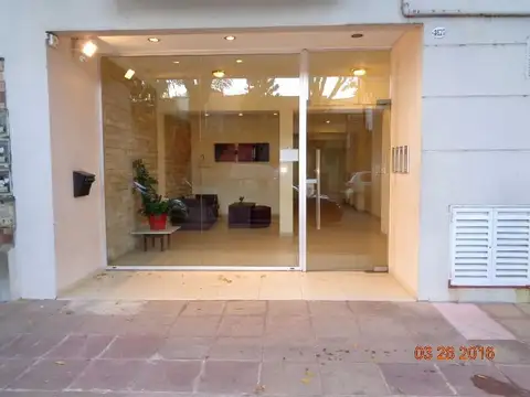Departamento al frente a media cuadra de Avda. A. Thomas y a 3 de Avda. Triunvirato Apto Profesional