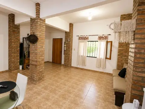 VENTA CASA 2 DORM GRAN PATIO VILLA ALLENDE CÓRDOBA