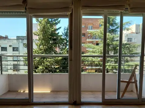 Juana Azurduy 2500, Piso 5