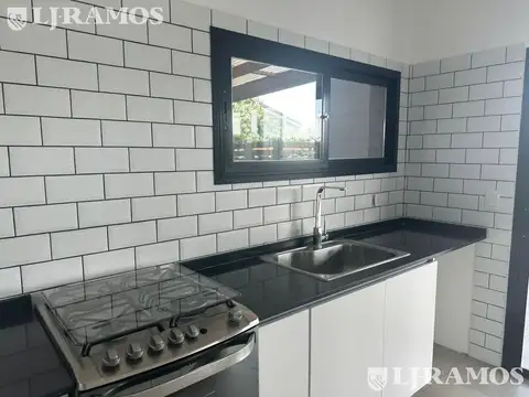 Casa 5 ambientes con 3 baños