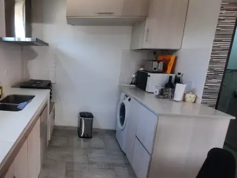 Depto Tipo Casa 3 ambientes con 2 baños