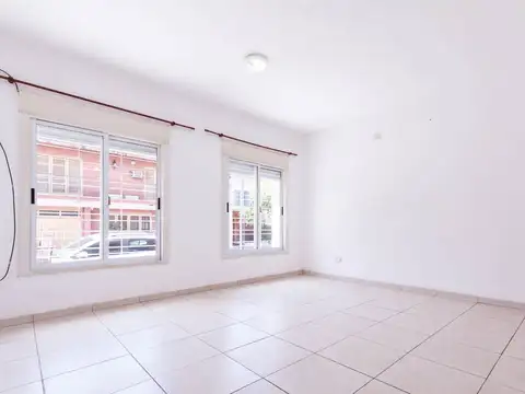 VENTA PH 2 AMBIENTES EN LANUS AL FRENTE LUMINOSO