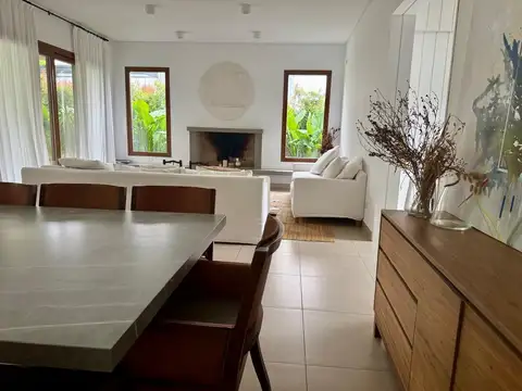 Casa en Alquiler de 4 dormitorios