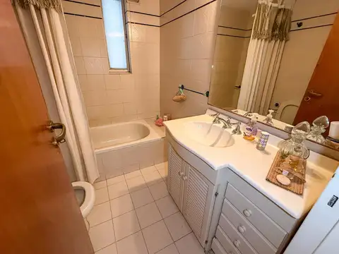 Departamento 6 ambientes con 3 baños