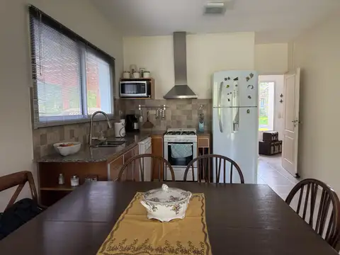 Casa en Alquiler Temporal con 2 cocheras