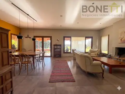 Casa 5 ambientes con 1 baño