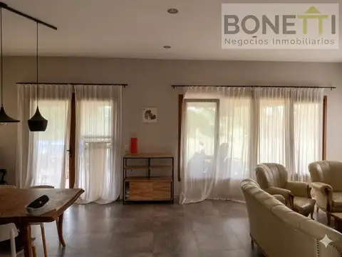 Casa 5 ambientes con 1 baño