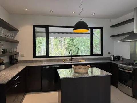 Casa en Alquiler al Noroeste
