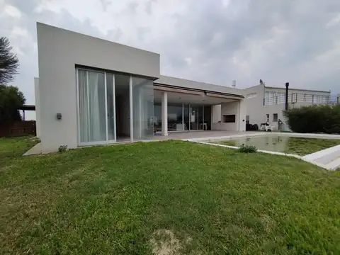 Casa en Alquiler de 3 dormitorios