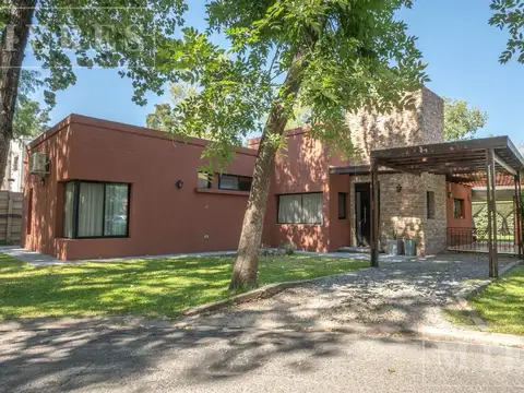 Casa en venta barrio La Arboleda