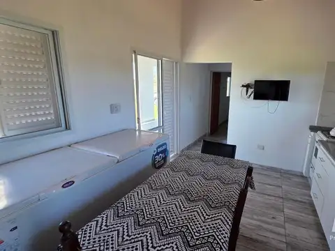 Casa 2 ambientes con 1 baño