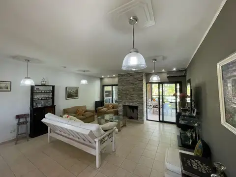 Casa en Venta en Barrio Cube, USD 210.000