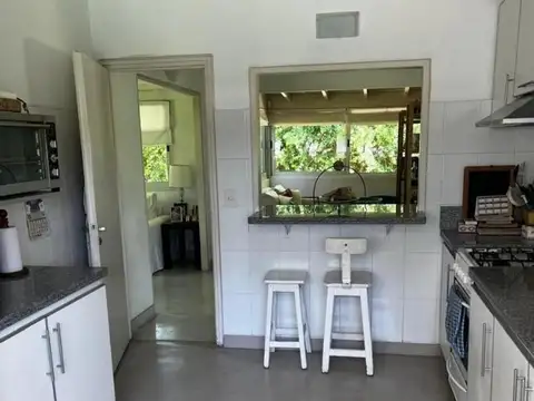 Casa en Venta con 3 cocheras
