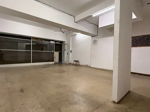 Local en Alquiler en Parque Patricios, $ 1.300.000