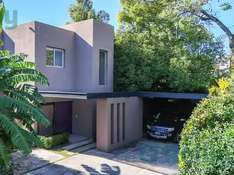 Casa en venta 4 dormitorios - Barrio semi cerrado - Zona Santa Rita