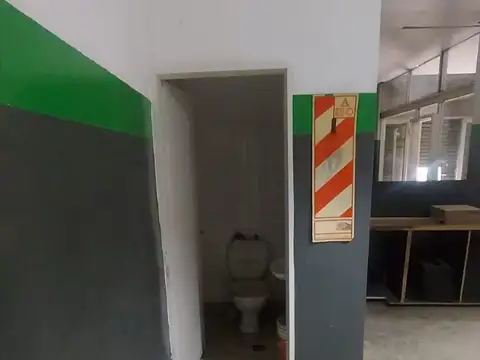 Local en Alquiler en Cid Campeador, $ 900.000