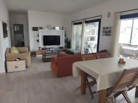 Casa Chalet  en Venta en Santa Lucia, Pilar del Este, Pilar