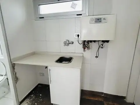 Colombres  al 100 piso 6