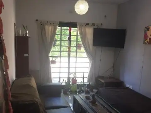 Depto Tipo Casa 2 ambientes con 1 baño