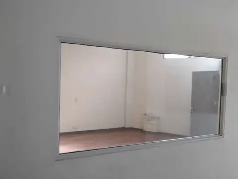 Galpon en Venta 80  mts Fondo
