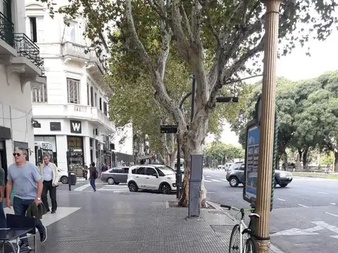 Avenida Rivadavia 1700