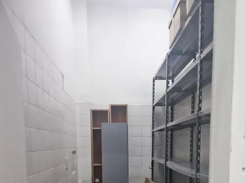 Alquiler local comercial - FLORES
