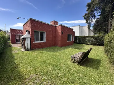 CASA 5 AMB. SOBRE LOTE 375 M2 EN UNA SOLA PLANTA