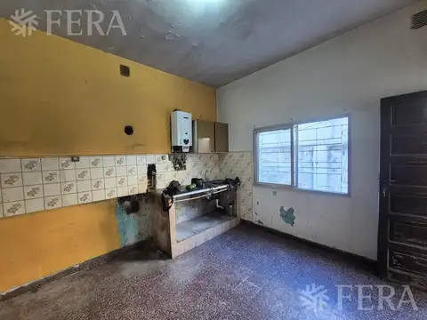 Venta PH 3 ambientes con patio en Ezpeleta Este