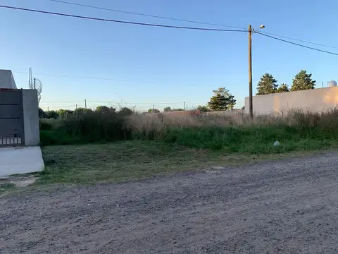 Terreno en venta - 667mts2 - Los Hornos, La Plata