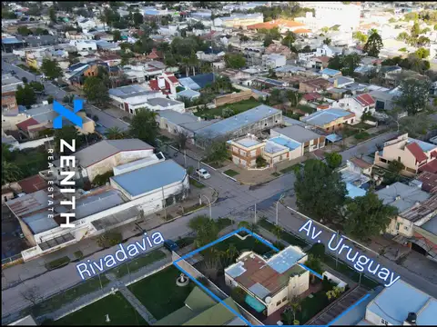 Casa 7 ambientes con 2 baños