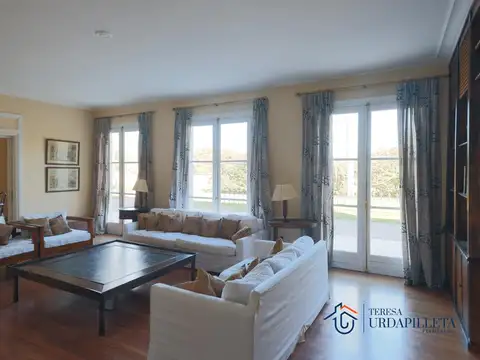 Casa en Alquiler Anual con muebles