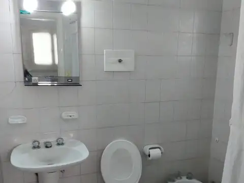 Depto Tipo Casa en Alquiler 40 años