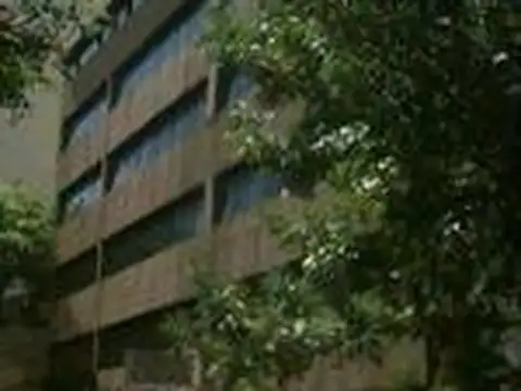 belgrano cochera fija cubierta en edificio de cocheras a mts de av juramento y av cabildo