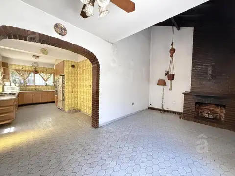 Casa 5 ambientes con 3 baños