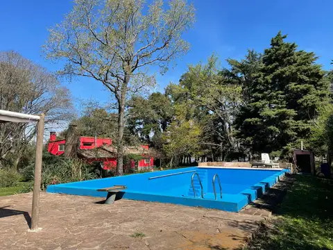 Avenida Presidente Arturo Frondizi 100