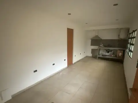 Galpon en Alquiler 38  mts Fondo