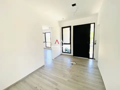 CASA EN VENTA EN SAN RAMIRO - PILAR DEL ESTE