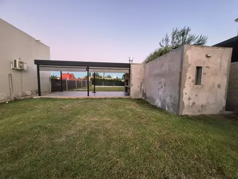 Casa en Venta en Roldan, USD 67.000