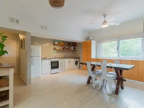 Carlos Croce 1400 , Piso 1