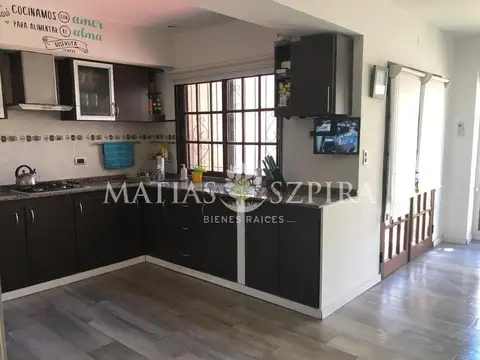 Casa en Venta en Castelar, USD 255.000