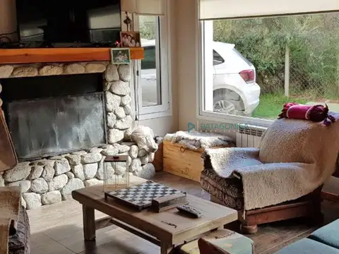 VENTA – Casa de 157m2 , sobre lote de 800m2 en El Puerto, Villa la Angostura