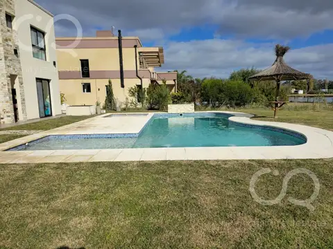 Casa en alquiler en Barrio cerrado Santo Domingo 5 ambientes 4 Baños Vista a la laguna