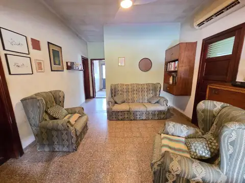 VENTA CASA 3 AMBIENTES BERNAL OESTE
