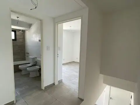 Sarmiento 100, Piso 1