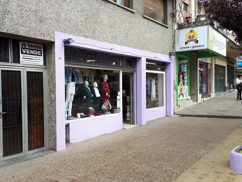 RETASADO  Local con terreno propio, más Departamento y Oficinas (a terminar)- Centro