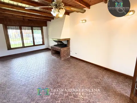 Casa 5 ambientes con 2 baños